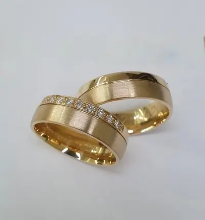 Argollas N-4 · Con línea de vida — par de argollas de matrimonio, modelo A-04-1 — Joyería y Hechuras Rivera