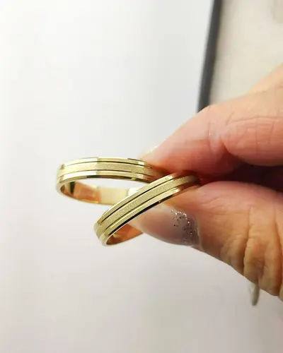 Argollas N-6 · Acabado biselado mate y brilloso — par de argollas de matrimonio, modelo A-05-2 — Joyería y Hechuras Rivera