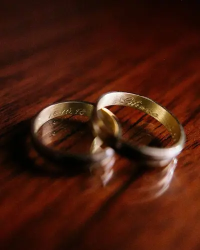 Argollas #17 · Rey y reina — par de argollas de matrimonio, modelo A-11-1 — Joyería y Hechuras Rivera